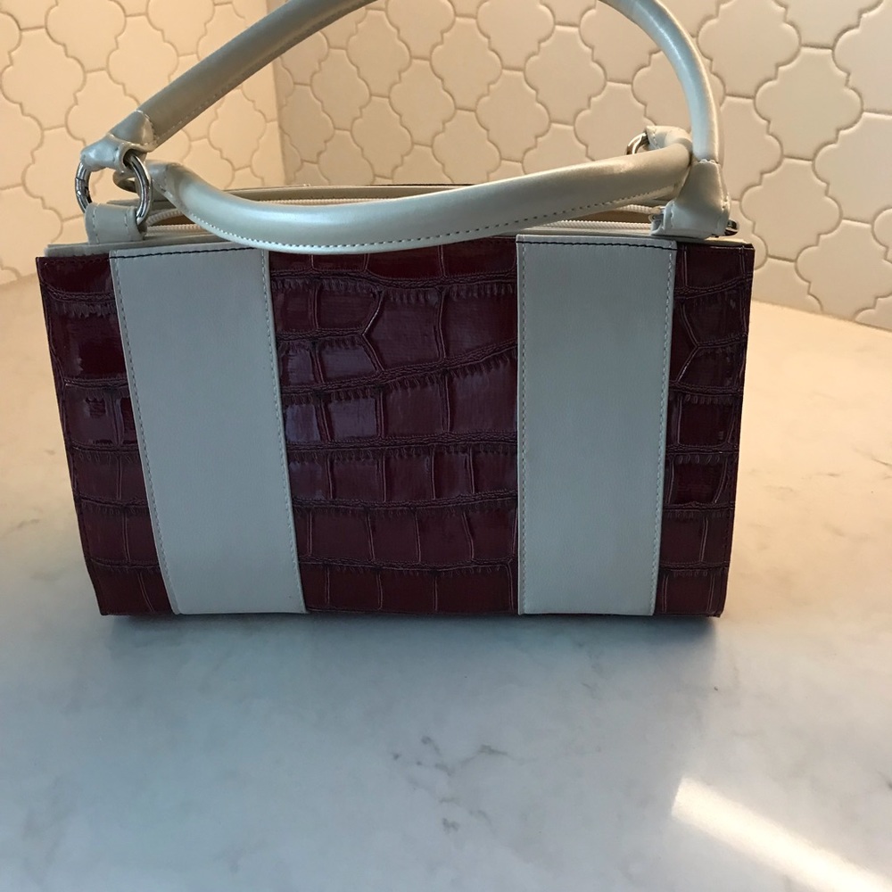 This is a Miche classic shell.